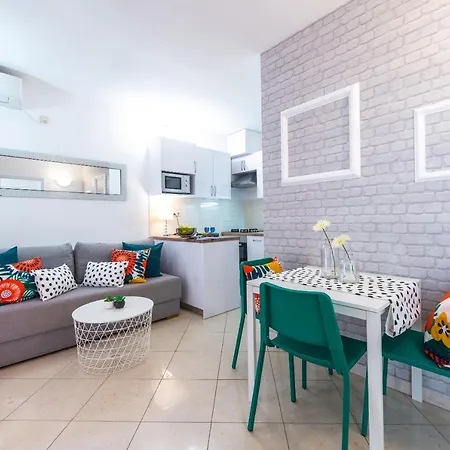 Apartment Niko's Charming With Free Parking *