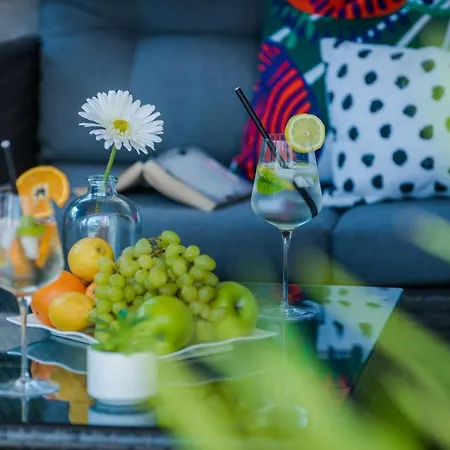 Niko's Charming With Free Parking دوبروفينك