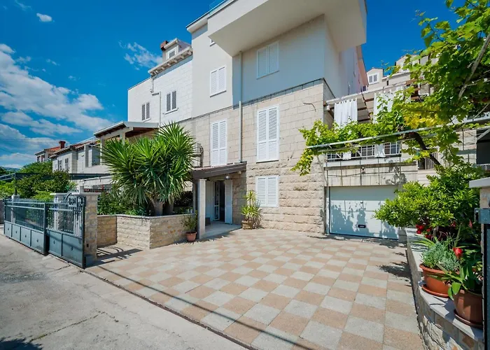 Apartman Niko's Charming With Free Parking