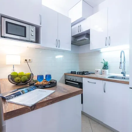 Apartmán Niko's Charming With Free Parking